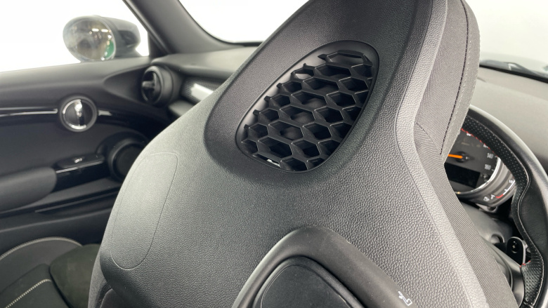 MINI Hatchback 2.0 Cooper S Sport II 3dr Auto [Comfort/Nav Pack] Petrol Hatchback